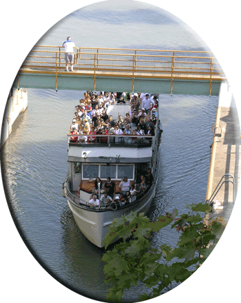 Just a stone's throw from Niagara Falls, Lockport Locks & Erie Canal Cruises makes an excellent addition to your sightseeing plans.